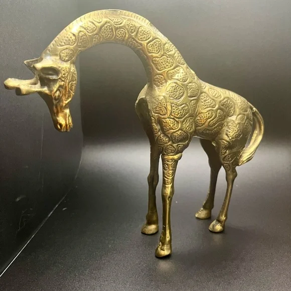 Solid Brass vintage giraffe figurine with a textured hide. 8” tall 8.5” wide - Picture 5 of 12